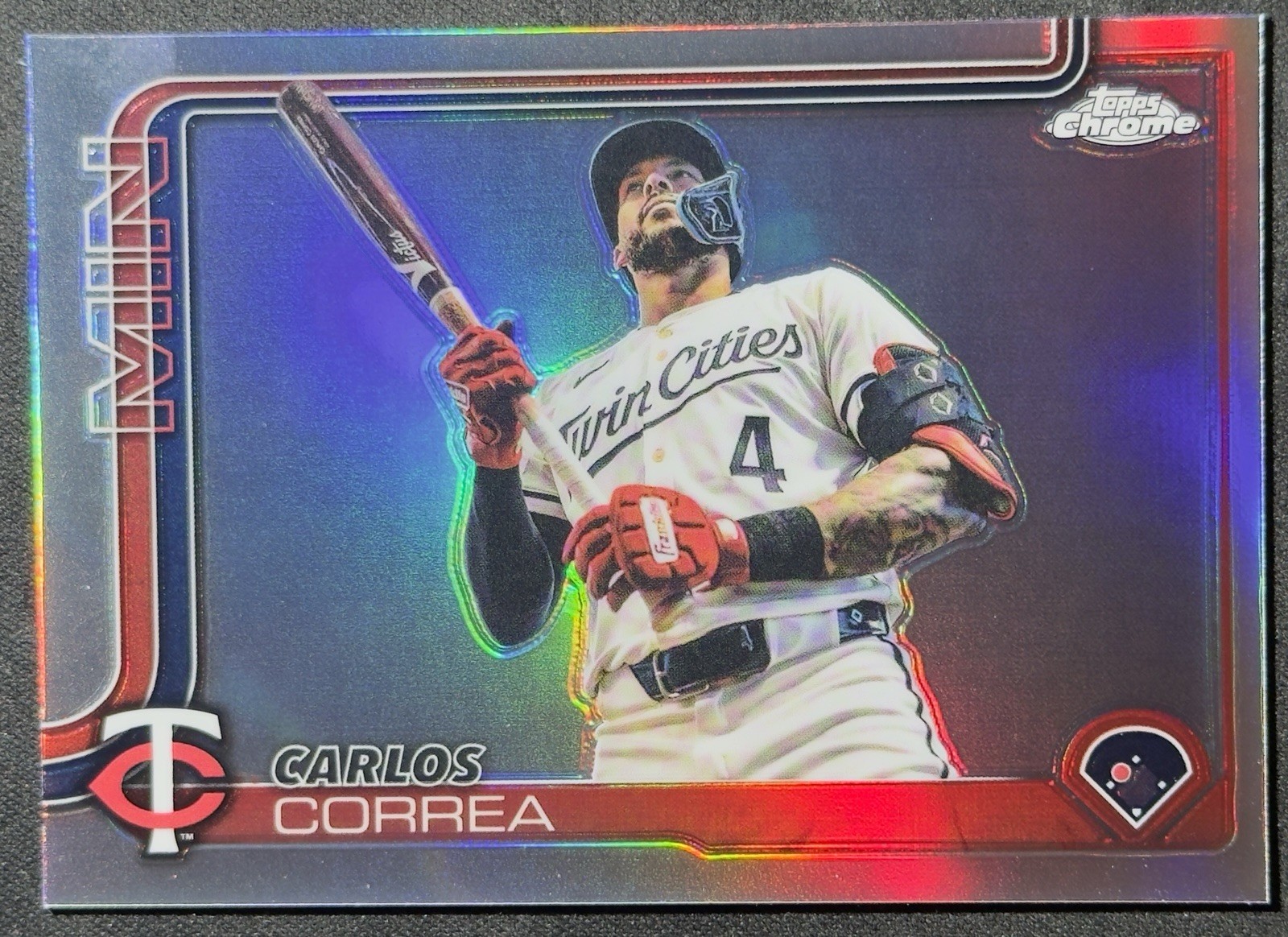 2025 Topps Chrome Image Variation Carlos Correa #204 Minnesota Twins SP