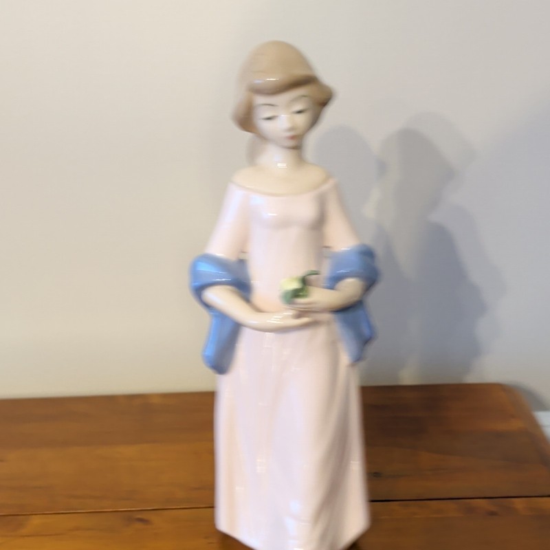 NADAL PORCELAIN GIRL w/ FLOWERS ROSES 10" FIGURINE SPAIN HAND MADE HTF EXC