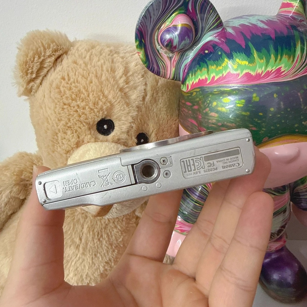 Canon IXY 180 / Powershot ELPH 180 Digital Camera 20.0 MP 8x