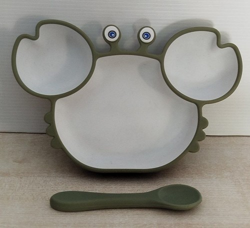 Brandani Piatto Pappa Granchietto Verde Con Ventosa Cover Cucchiaino 23x15 cm