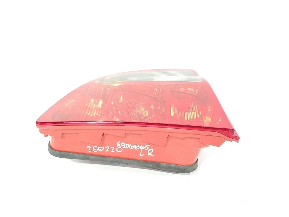 Luz trasera izquierda Maserati Spyder Cambiocorsa 2003 fabricante de equipos originales  Foto 2 de 4