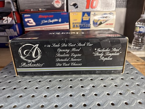 Johnny Benson #26 Cheerios Limited Ed Ford Taurus NASCAR Authentics 3709/4500 - Picture 17 of 19