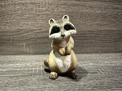 Vintage Artline Raccoon Plastic Figure Animal 7001, 1992 4