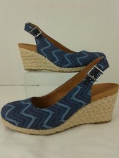 Vionic Women's Coralina Espadrille Wedge Chevron Print Size 5