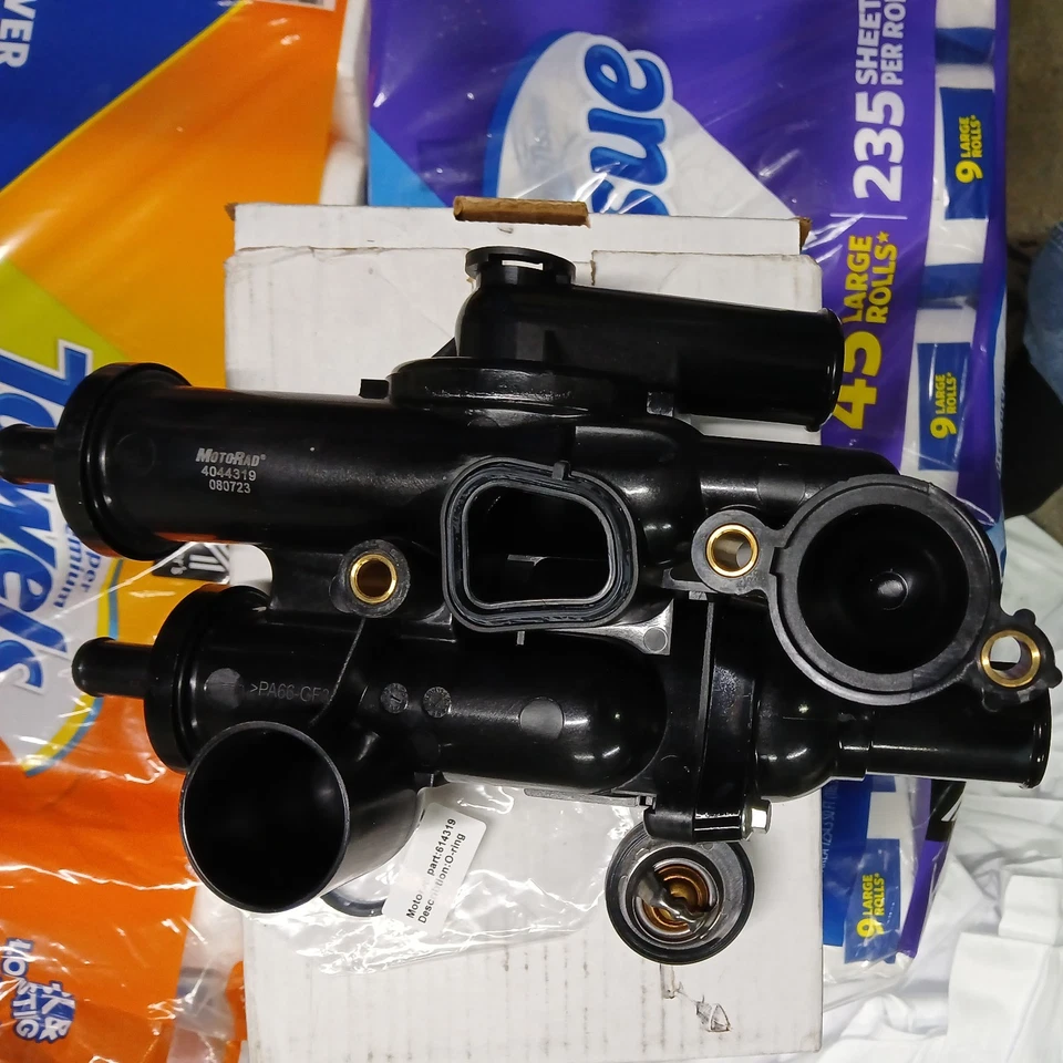 Carcasa termostato refrigerante motor moto TA4319 solo 07-20 Chrysler Dodge Jeep Foto 2 de 2