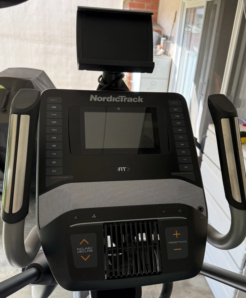 Nordic Track Elite 10.9 Elliptical Cardio Equipment Preowned Excellent Condition - Image 3 of 4