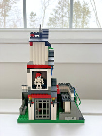 LEGO (6093): Flying Ninja Fortress - 99% Complete with Instructions & Box