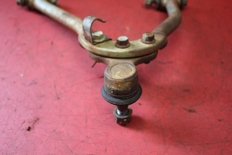 Suzuki Quadrunner LT230E 1991 mando delantero superior derecho brazo A 52430-22A00 Foto 3 de 4