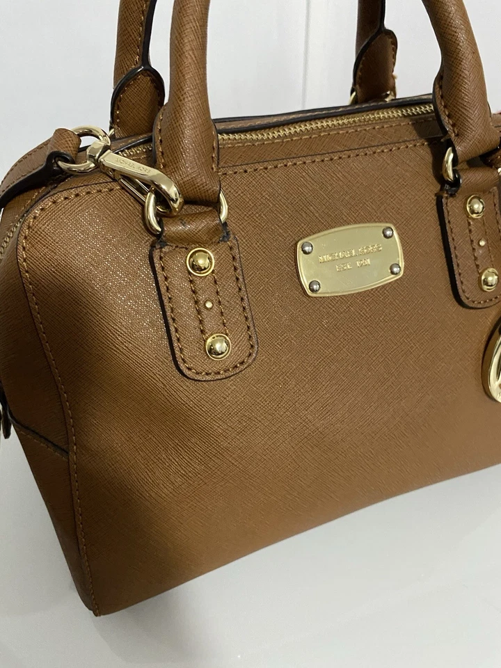 MICHAEL KORS Sandrine Saffiano Satchel Purse Tan Zipper Crossbody Hand Bag - Image 3 of 4