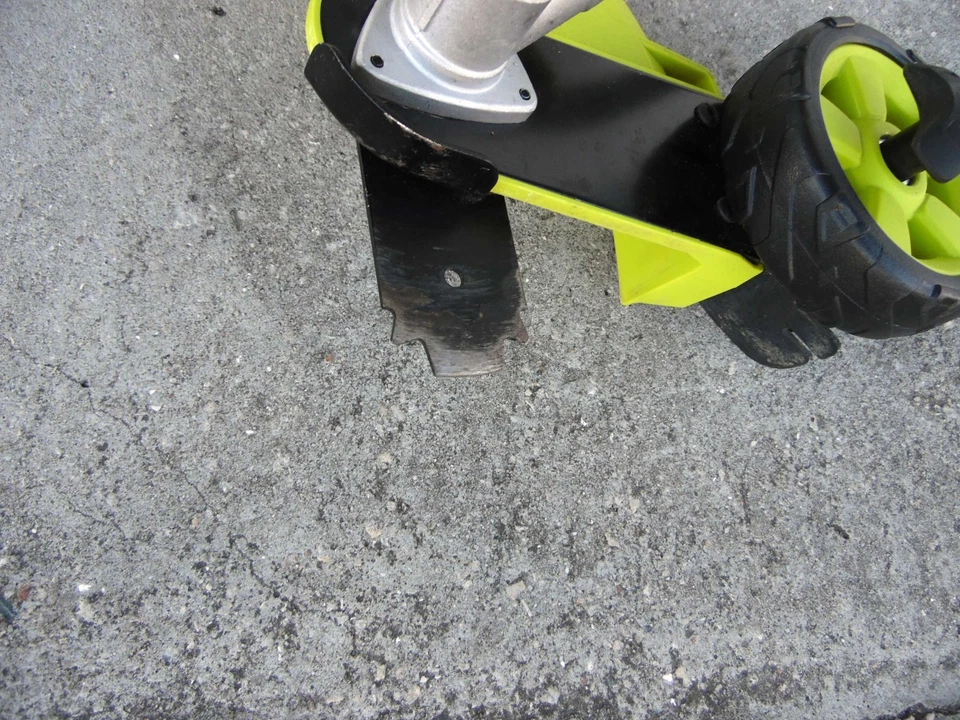 RYOBI RYEDG Expand-It 8" Universal Curved Shaft Edger Attachment Free Ship - Image 3 of 4