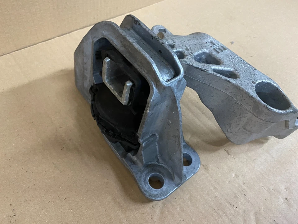 RENAULT CLIO 1.6 HYBRID ENGINE MOUNT MOUNTING  112107983R  2020 2021- 2025 C4841 - Image 2 of 4