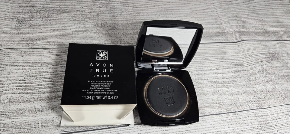 Avon True Color Flawless Mattifying Pressed Powder - Toffee  - Image 2 of 4