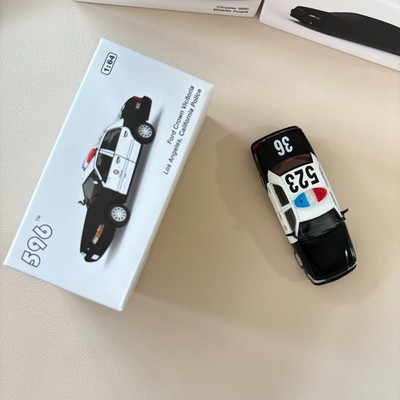 596 Model 1:64 Ford CV CROWN VICTORIA LAPD Police Model Diecast