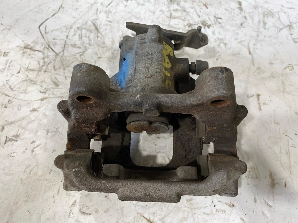 Pinza de freno trasera derecha Audi A3 2010-2013 para 272 mm 5K0615424 OEM 93 k millas (TL) Foto 4 de 4