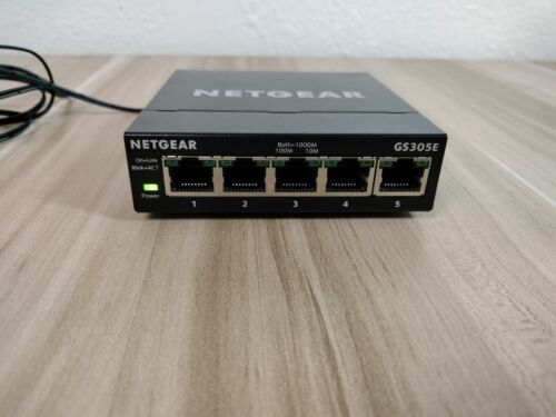 NETGEAR 5-Port Gigabit Ethernet Plus Switch GS305E w/ AC ADAPTER - Afbeelding 1 van 5