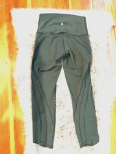 Lululemon leggings green perforated yoga run paddle hike Sz 4