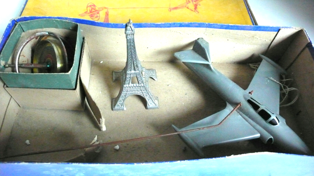 Jouet Mécanique Ancien – Manège D'avions Tour Eiffel JD Paris – Occasion
