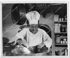 o4434 1944 orig photo chef Joe Besser serves his specialty in kitchen film Hey,