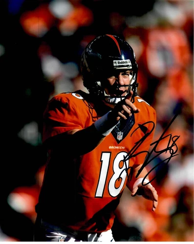 Peyton Manning Denver Broncos Quarterback QB NFL Signed 8 x 10 Photo TTM COA