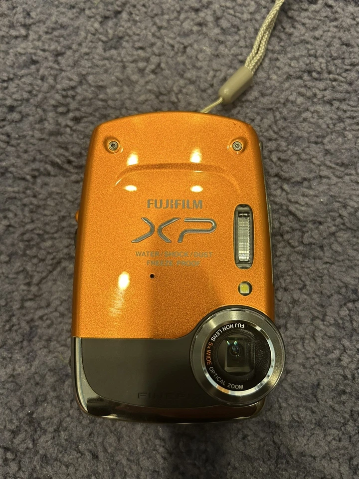 Fujifilm FinePix XP50 Orange Waterproof Digital Camera - Image 2 of 3