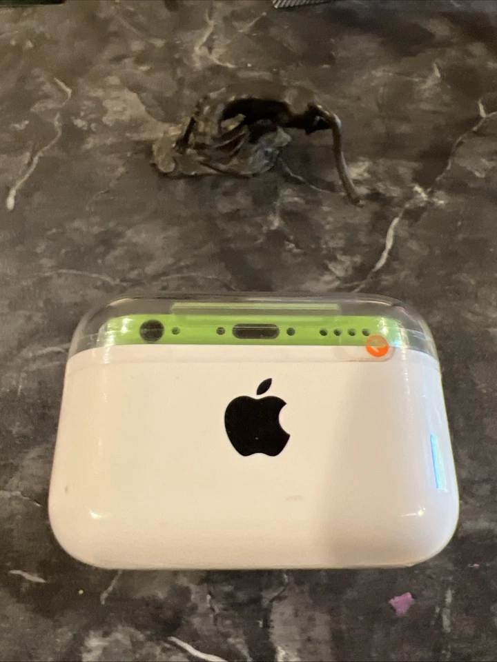 iPhone 5c New In Box.  Unopened. Green. 8G - Image 4 of 4