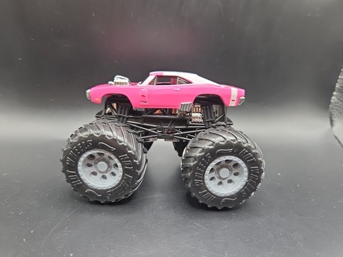 Hot Wheels Monster Truck rosa Dodge caricatore R/T 440 Mattel spedizione gratuita Regno Unito  - Foto 6 di 9