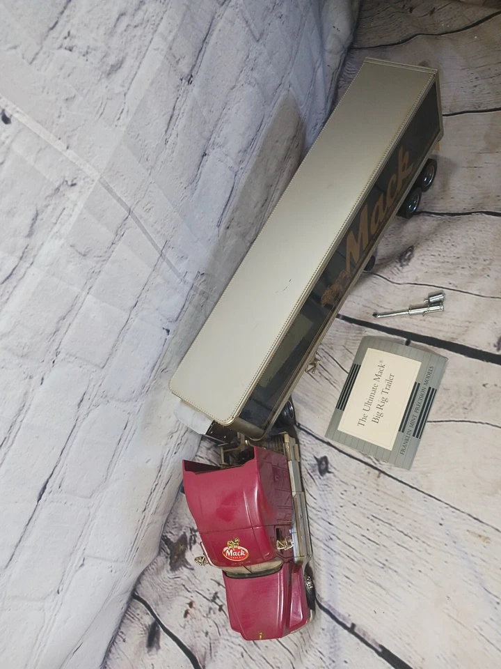 Camión Franklin Mint Ultimate Mack Big Rig y remolque refrigerado certificado de autenticidad 1:32 Foto 2 de 4