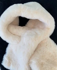 LAUREN CONRAD Women's  Beige  Faux FUR Pull Through WINTER STOLE SCARF NWT