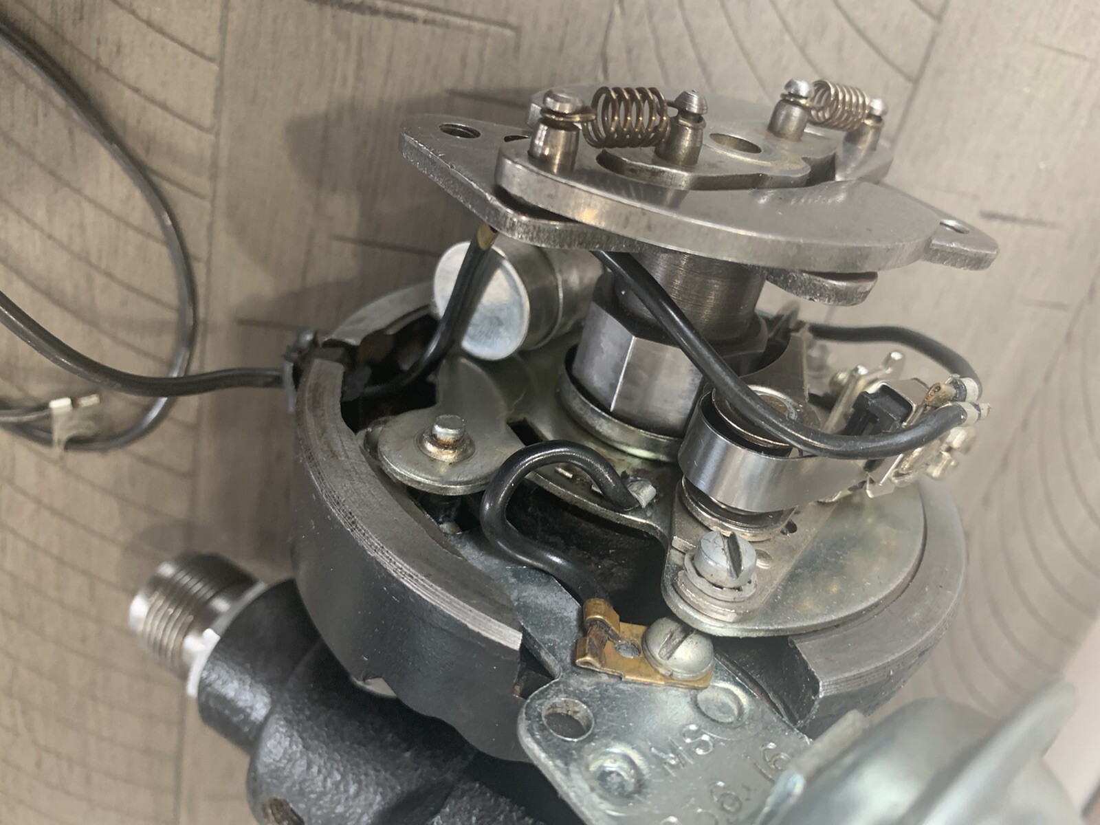 1963 CORVETTE FUEL INJECTION DISTRIBUTOR 1111022 DATE 2L2 NCRS READY