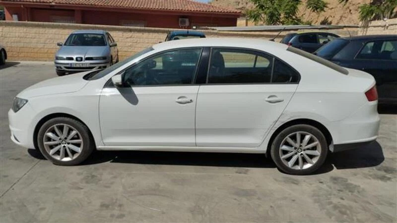 marco puerta delantera derecha seat toledo 1.6 tdi 2013-2017 2015 76911 Foto 3 de 4