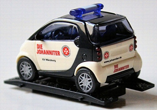 Smart City-Coupe 1998-2004 C 450 The Johanniter KV Würzburg 1:87 Busch 48916 - Picture 5 of 6