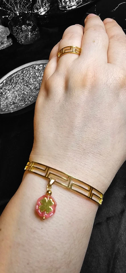 Juego de pulsera y anillo ajustable chapado en 18k con amuleto de trébol de la suerte... Foto 2 de 4