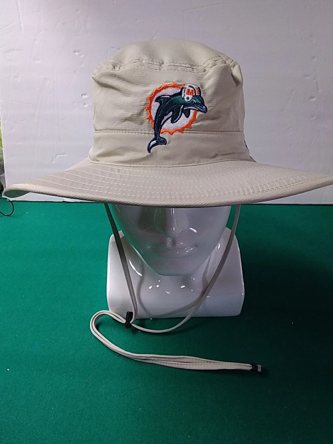 MIAMI DAPHNE BUCKET HAT NEW NEVER WARN Size SMALL