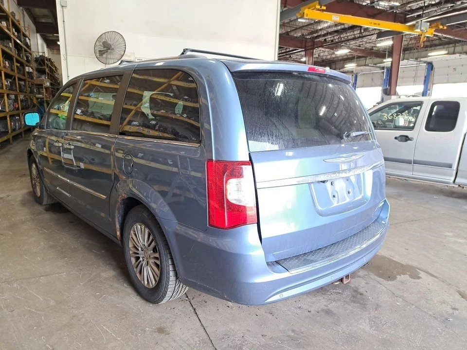 Brake Master Cylinder 2011 Town & Country Van Sku#4208444 - Imagem 3 de 4