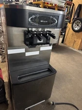 Taylor dual head soft serve ice cream machine C713-27 floor model