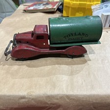 RARE MARX PRESSED STEEL "TOYLAND DAIRY" MILK / CREAM TANKER TRUCK Nice Condition