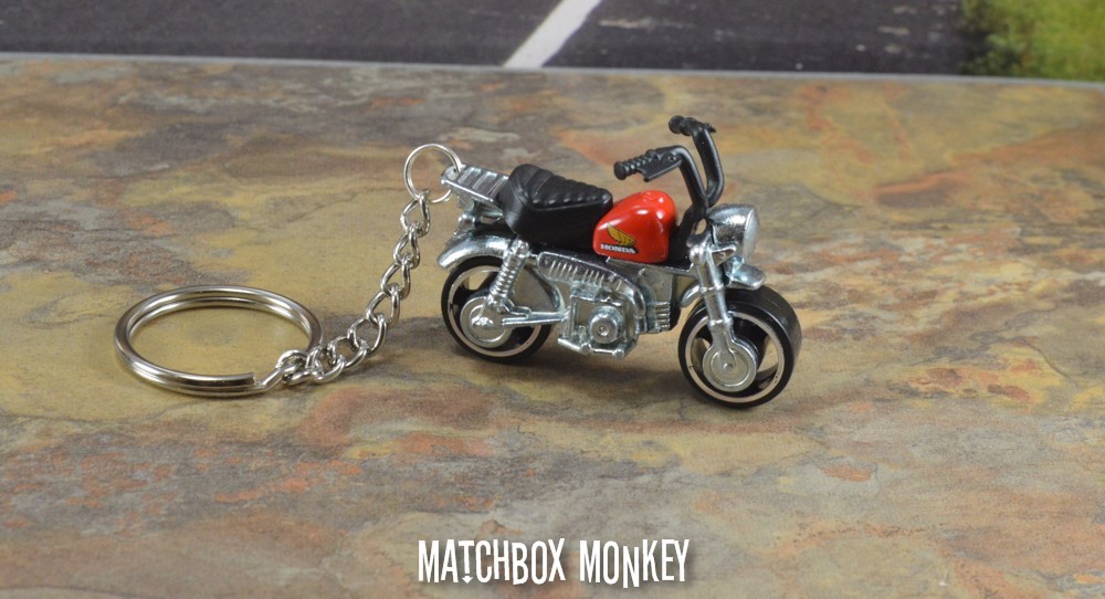 Honda Monkey Z50 Mini Dirt Bike Z50R 1/64 Keychain FOB Porte Cles