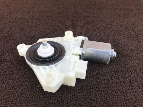 Mercedes W205 C250 C350 C43 2015-2018 paso delantero derecho ventana eléctrica motor OEM - Imagen 2 de 3