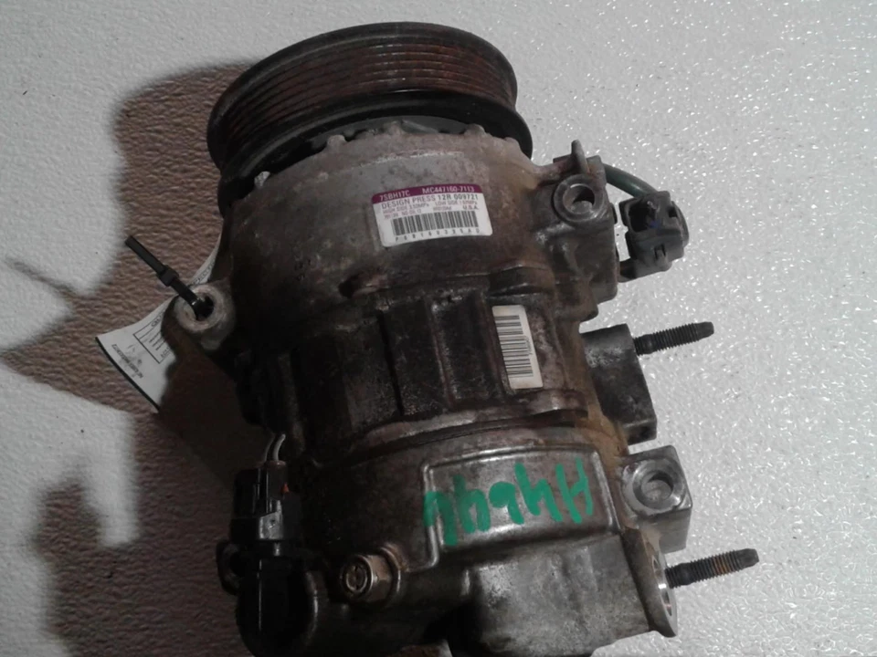 Compresor de aire acondicionado usado se adapta a: Chrysler 300 2015 3,6 grado B Foto 2 de 4