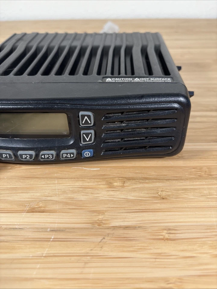 ICOM VHF ANALOG/DIGITAL FDMA/NXDN/IDAS MOBILE TWO WAY RADIO IC-F5061D - image 3 of 4