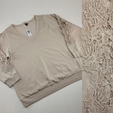 NWT Torrid Size 2X 18/20 Beige Chateua Gray V Neck Crochet Sleeve Sweatshirt