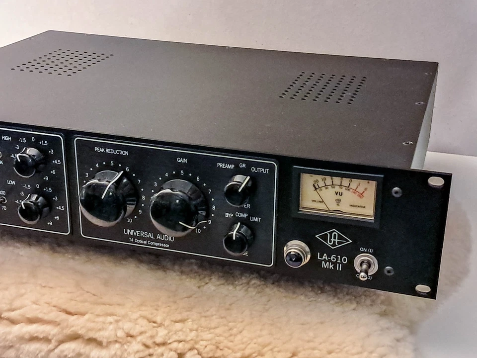 UAD Universal Audio 610 MKII Preamp und T4 Opto Compressor - Bild 3 von 4