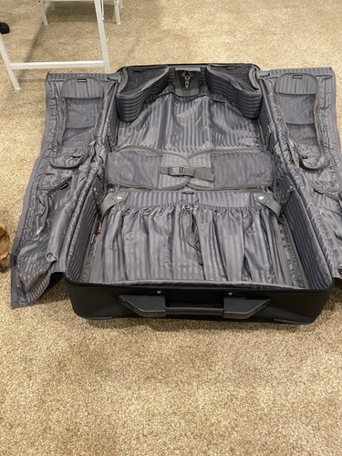 DELSEY Negro 2 Ruedas Ropa Rodante Suite-Ropa Equipaje 23”W/21”H/9”D - Imagen 10 de 24