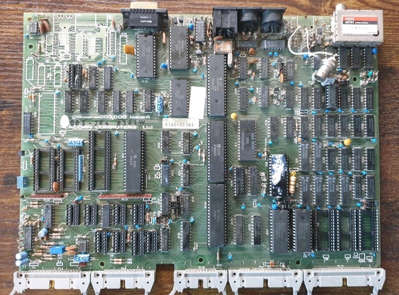 BBC Micro 32k Issue 4 Motherboard - Not Working