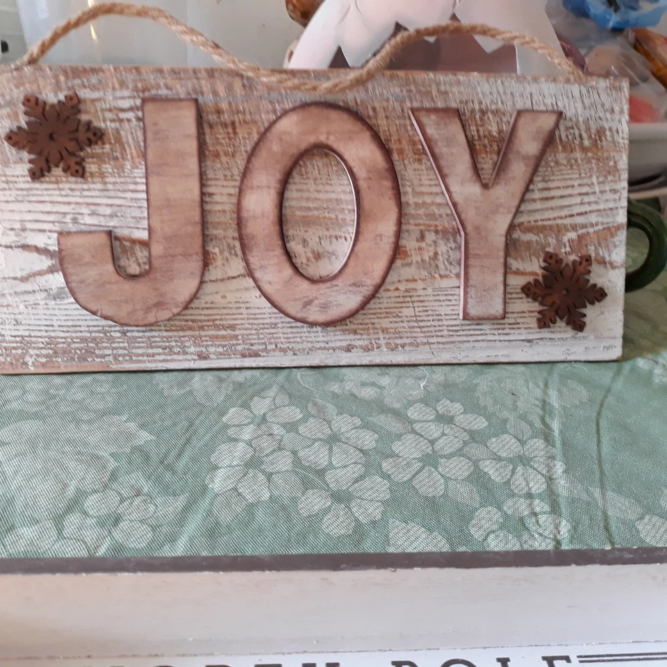 4 letreros de Navidad. Beige, Blanco, Gris y Marrones, Todos Diferentes Frases. Alegría Vaca Foto 2 de 4