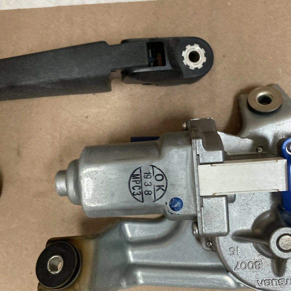 2017 2018 2019 Subaru Impreza Rear Wiper Motor Liftgate Lift Gate OEM 0053 - Image 4 of 4