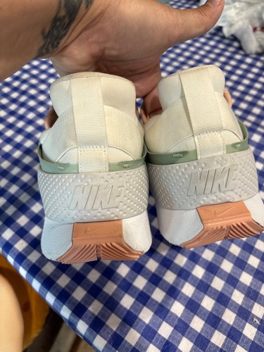 Nike Men Go FlyEase Summit White Arctic Orange Men 8 / Women 9.5 CW5883-102 - Picture 3 of 8