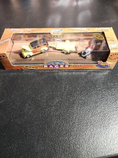 HOT WHEELS COLLECTIBLES  A NIGHT AT THE RACES  1ST RUN TOOL LE MATTEL 1999  MISB