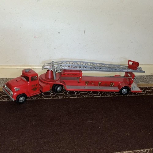 New Listing1957 Tonka TFD #5 Aerial Hydraulic Extension Ladder Steel Toy Fire Truck