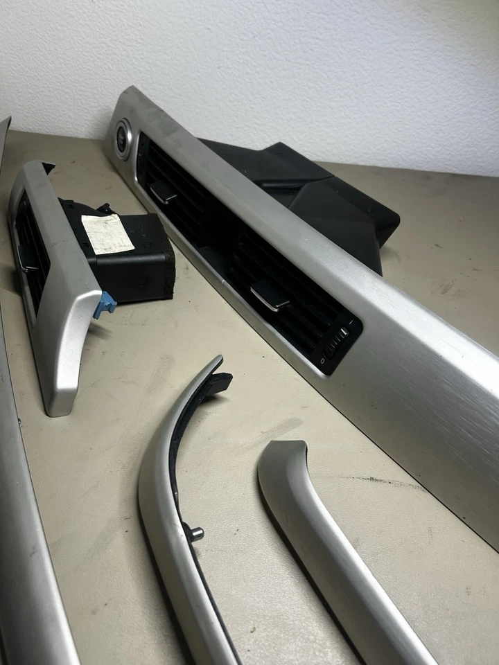 ☑️ 06-11 JUEGO DE MOLDURAS DE TABLERO DE PUERTA CONSOLA INTERIOR BMW SERIE 3 E90 SEDÁN ALUMINIO Foto 3 de 4